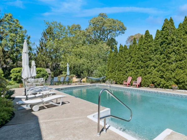 Luxurious Retreat in Tiana Shores - Your Perfect Hamptons Getaway